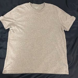 Old navy t-shirt